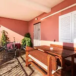 Apartamento 3 Bedroom Stunning In Modric *