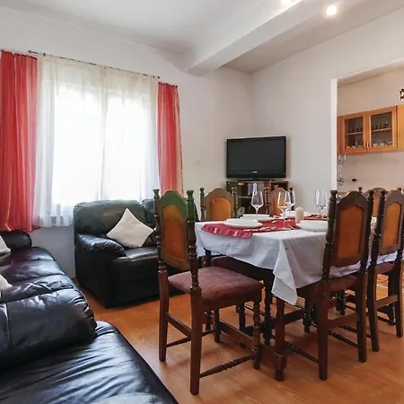 Gorgeous In Modric With House Sea View *