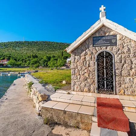 Gorgeous In Modric With House Sea View Апартаменты