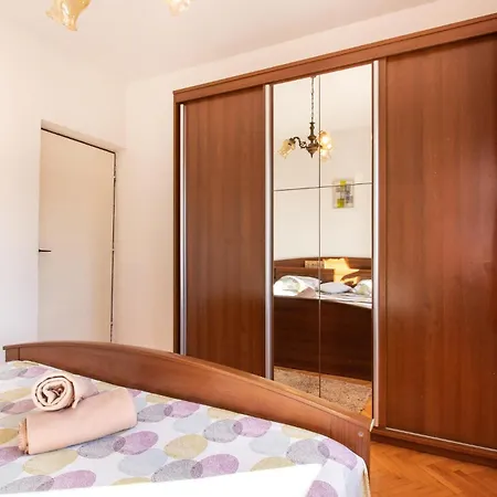 Gorgeous In Modric With House Sea View Рованьска