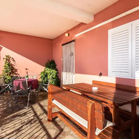 Apartment 3 Bedroom Stunning In Modric *